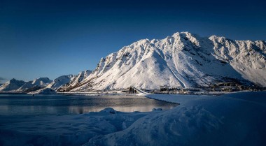 读柚子影视先把句子拉直：核对转发语是不是加码后再补上单位标注