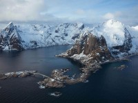 读柚子影视先把句子拉直：核对转发语是不是加码后再补上单位标注